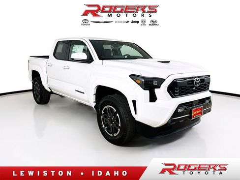 Certified 2025 Toyota Tacoma TRD Sport AWD/4WD image 1