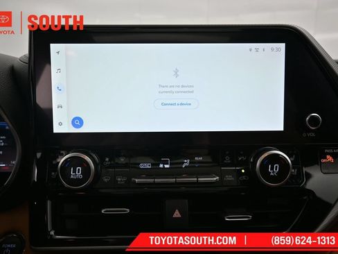 Used 2023 Toyota Highlander Platinum AWD/4WD image 15