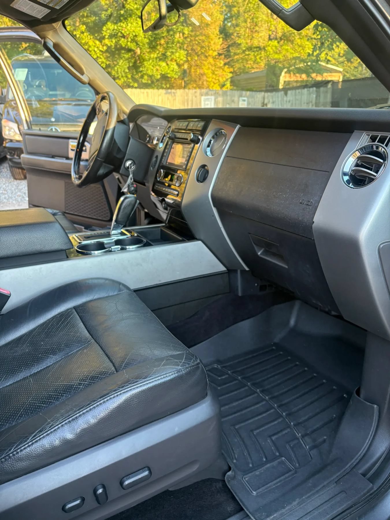 Used 2011 Ford Expedition Limited w/ 301A Rapid Spec Order Code AWD/4WD image 31