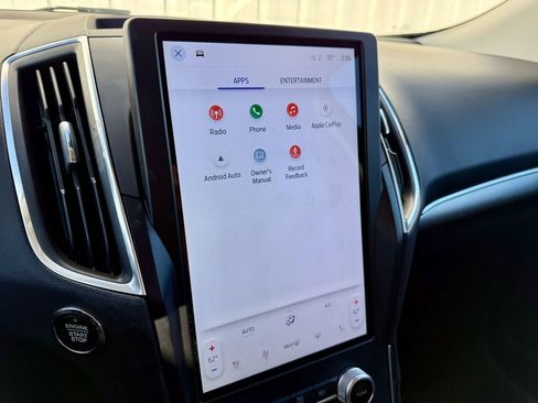 Used 2024 Ford Edge Titanium image 23