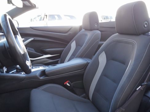 Used 2017 Chevrolet Camaro SS image 9