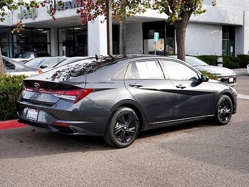 Used 2021 Hyundai Elantra SEL w/ Convenience Package image 8