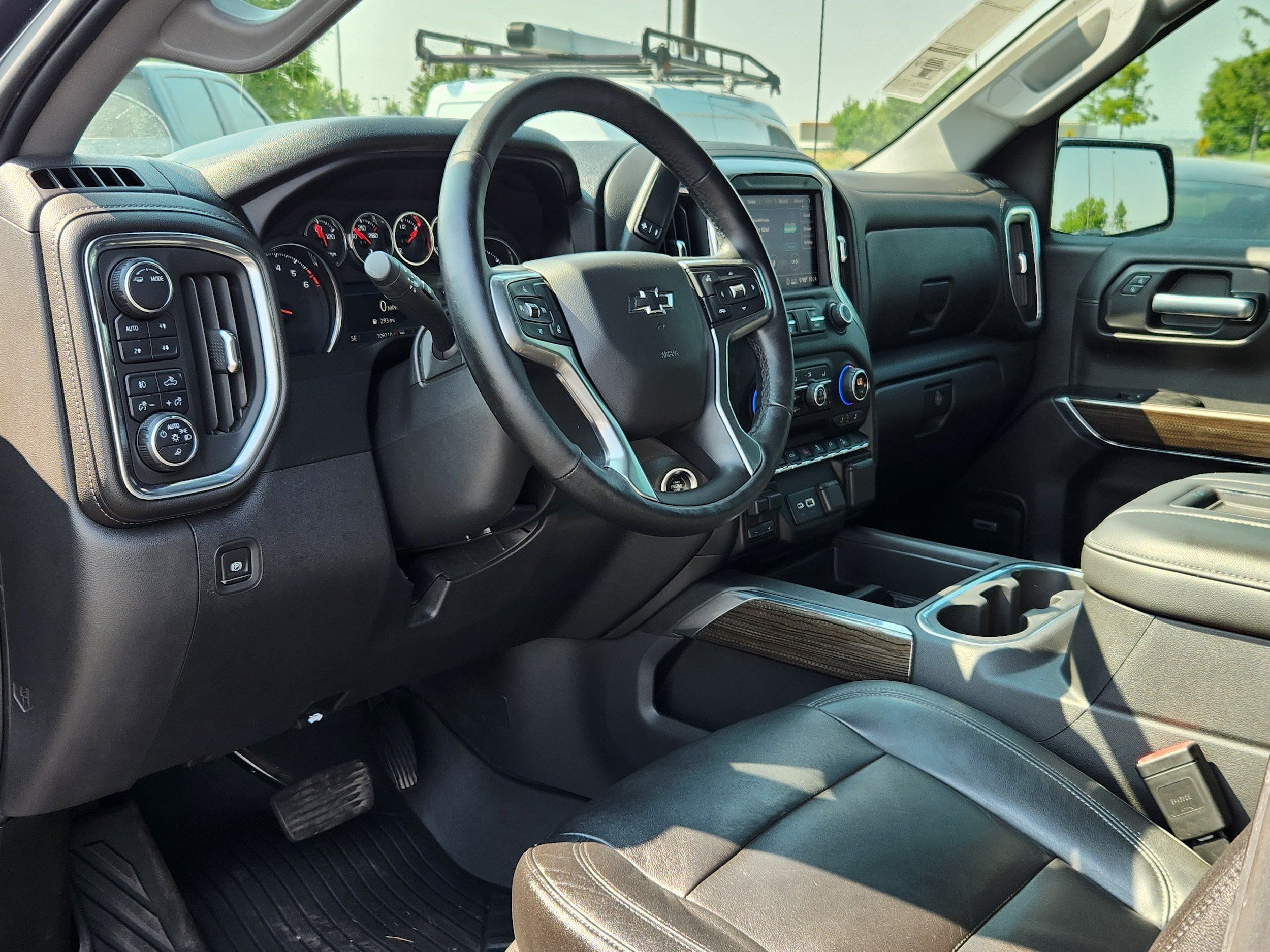 Used 2020 Chevrolet Silverado 1500 LT Trail Boss AWD/4WD image 10