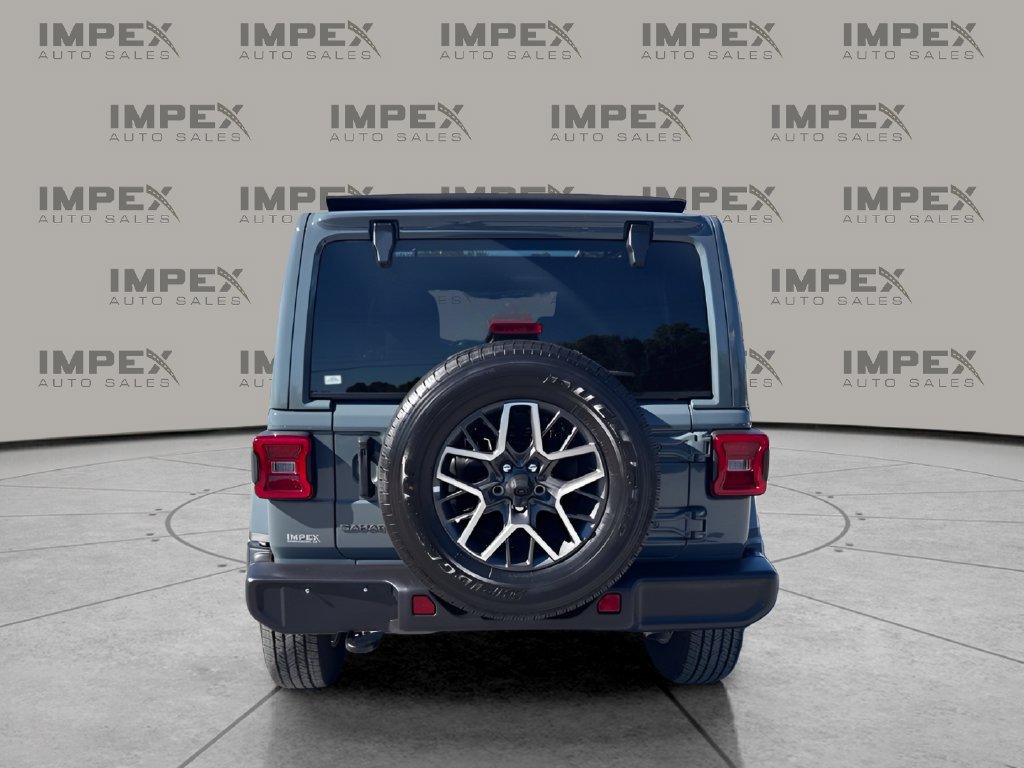Used 2026 Jeep Wrangler Unlimited Sahara AWD/4WD image 4