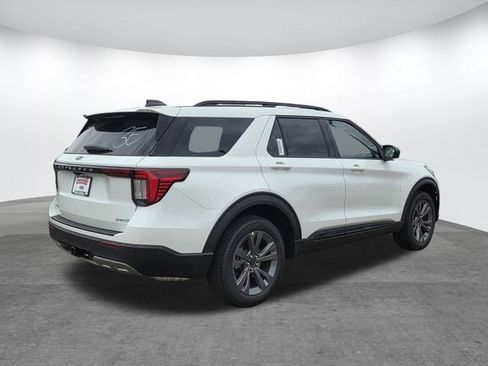 New 2026 Ford Explorer Active AWD/4WD image 2