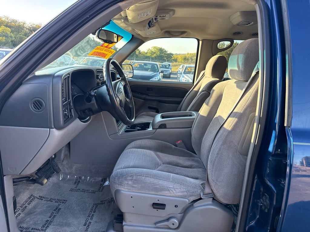 Used 2003 Chevrolet Suburban LS w/ LS Preferred Equipment Group RWD image 9