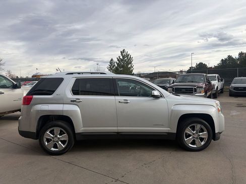 Used 2015 GMC Terrain SLT image 3