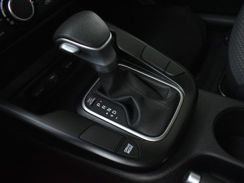 Used 2025 Kia Soul LX w/ LX Technology Package FWD image 28