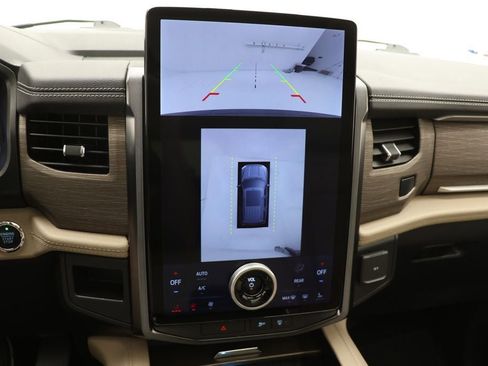 Used 2022 Ford Expedition Limited image 26