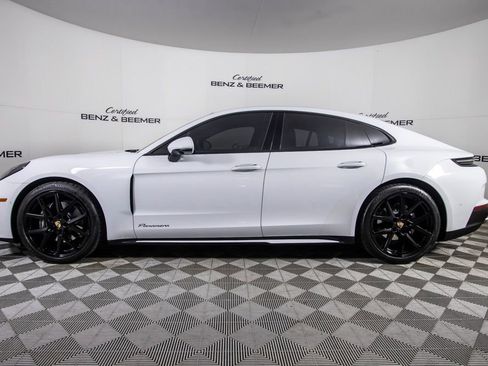 Used 2025 Porsche Panamera image 10