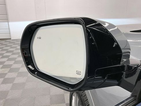 Used 2025 Buick Enclave Avenir w/ Super Cruise Package AWD/4WD image 41