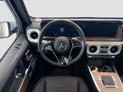 Used 2025 Mercedes-Benz G 550 image 10