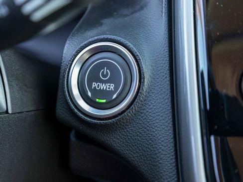 Used 2022 Chevrolet Bolt EUV LT w/ Convenience Package image 22