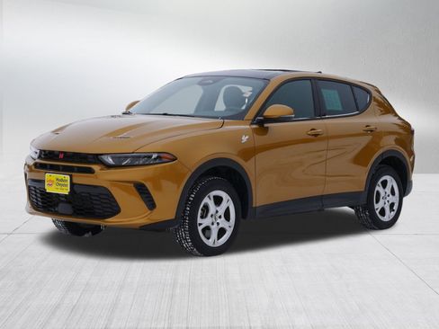 Certified 2024 Dodge Hornet GT image 3