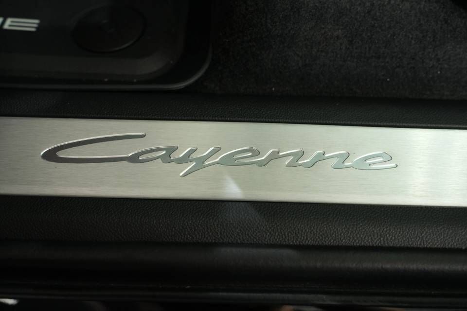 Certified 2026 Porsche Cayenne Coupe AWD/4WD image 34