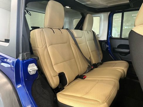 Used 2019 Jeep Wrangler Unlimited Sport S image 25