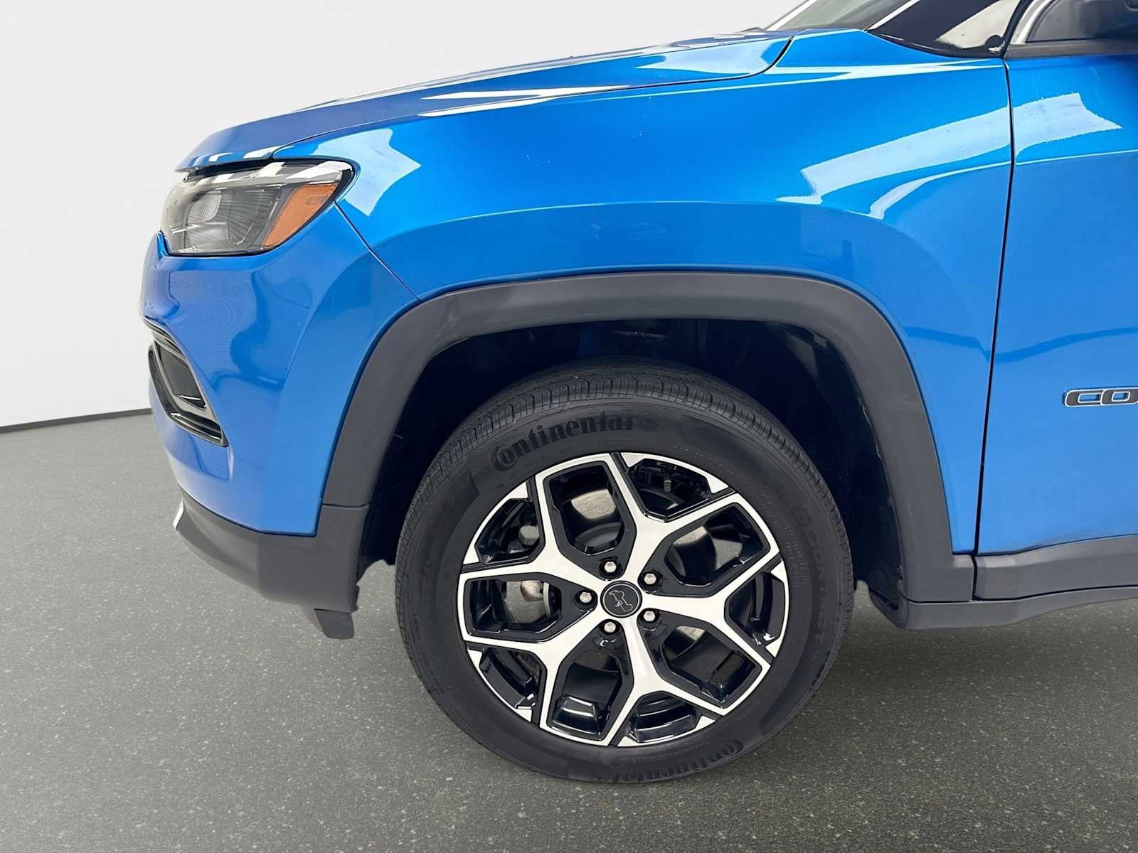 Used 2026 Jeep Compass Limited AWD/4WD image 17