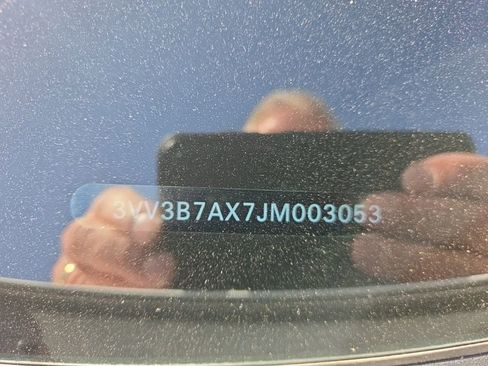 Used 2018 Volkswagen Tiguan SEL FWD image 13