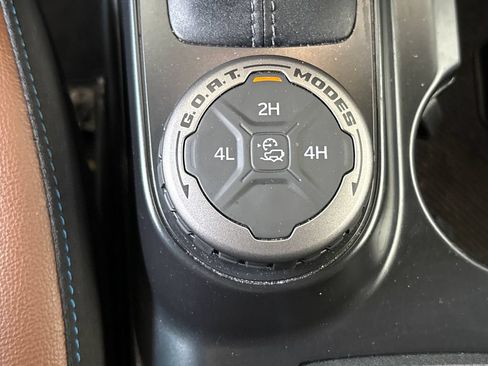 Used 2024 Ford Bronco Outer Banks AWD/4WD image 53