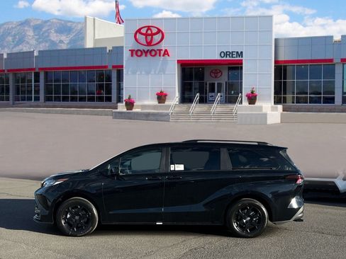 New 2026 Toyota Sienna XLE Woodland Edition AWD/4WD image 5