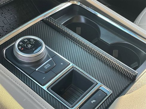 Used 2024 Ford Expedition Limited image 27