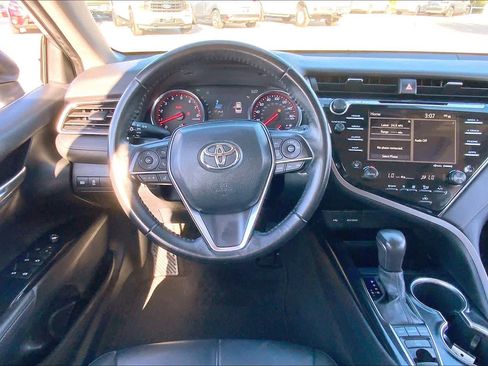 Used 2020 Toyota Camry XSE image 5