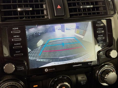 Used 2020 Toyota 4Runner 4WD image 17