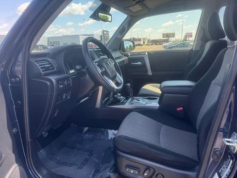 Used 2023 Toyota 4Runner SR5 AWD/4WD image 17