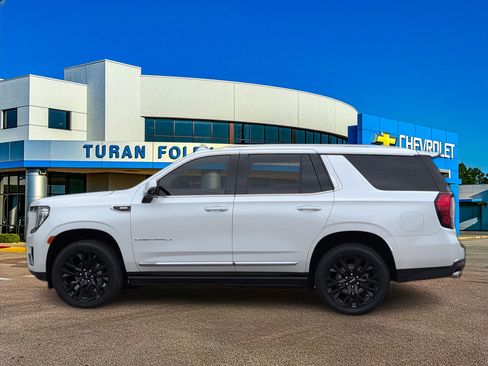 Used 2022 GMC Yukon Denali AWD/4WD image 2