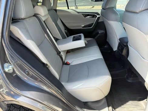 Used 2021 Toyota RAV4 XLE Premium AWD/4WD image 36