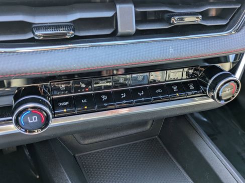 Used 2025 Chevrolet Equinox RS w/ Convenience Package III image 22