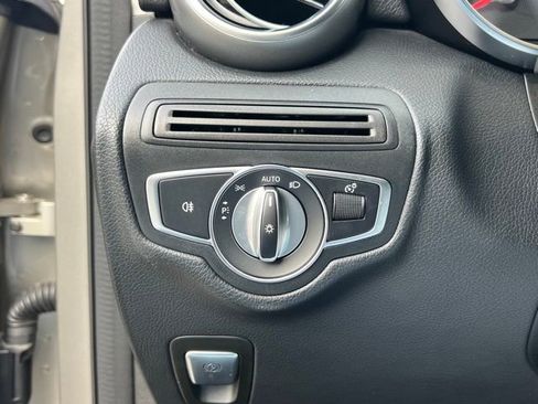 Used 2020 Mercedes-Benz GLC 300 image 19