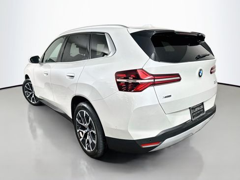Used 2025 BMW X3 xDrive30i w/ Premium Package AWD/4WD image 5