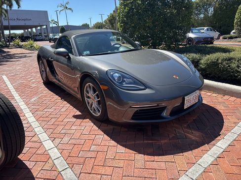 Used 2017 Porsche 718 Boxster image 1