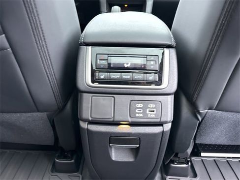 New 2026 Subaru Ascent Limited image 25