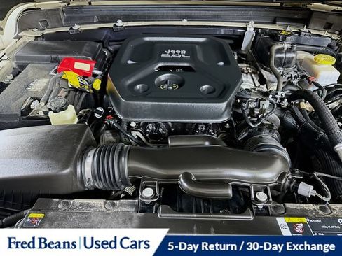 Used 2022 Jeep Wrangler Unlimited Sahara AWD/4WD image 37