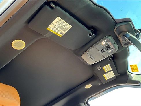 Certified 2021 Ford F150 Platinum w/ Equipment Group 701A High image 31