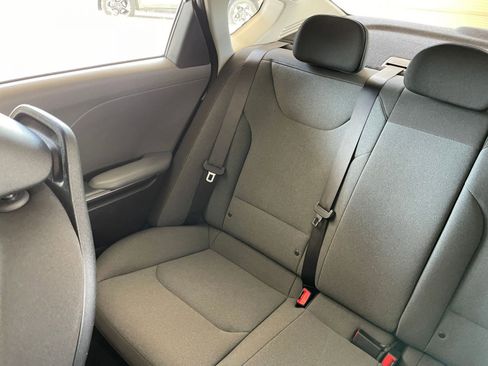 Used 2025 Kia K4 LXS image 38