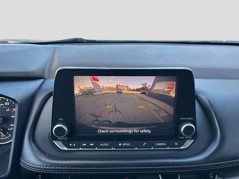 Used 2022 Nissan Rogue SV image 25