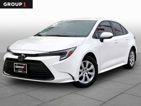 Used 2026 Toyota Corolla LE FWD image 1