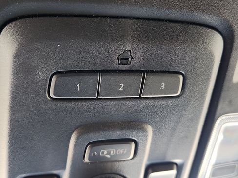 Used 2024 GMC Yukon XL Denali AWD/4WD image 17