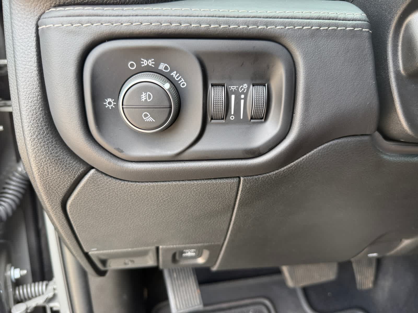 Used 2026 RAM 2500 Limited AWD/4WD image 25