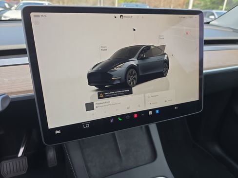 Used 2025 Tesla Model Y Long Range image 19