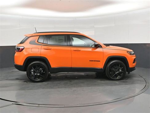 New 2026 Jeep Compass Latitude image 2