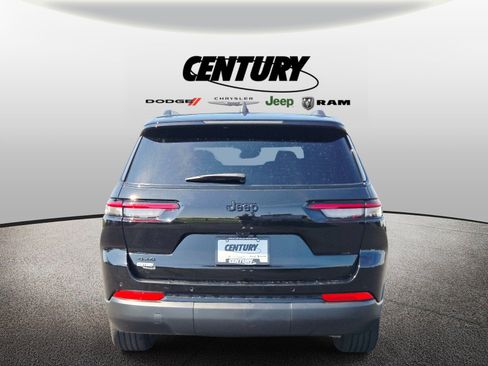 Used 2024 Jeep Grand Cherokee L Altitude AWD/4WD image 5