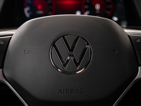 Used 2024 Volkswagen Atlas Cross Sport SEL Premium R-Line image 32