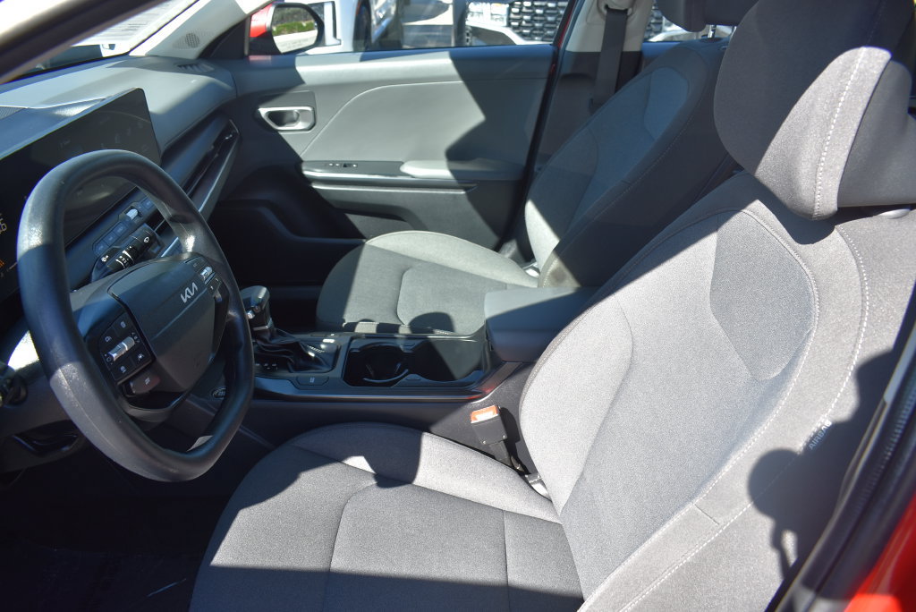 Used 2025 Kia K4 FWD image 19