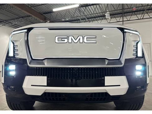 Used 2025 GMC Sierra EV Denali AWD/4WD image 3