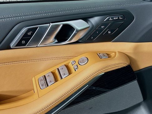 Used 2025 BMW X7 xDrive40i w/ M Sport Package image 20