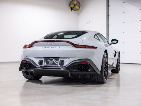 Used 2023 Aston Martin V8 Vantage Coupe RWD image 4
